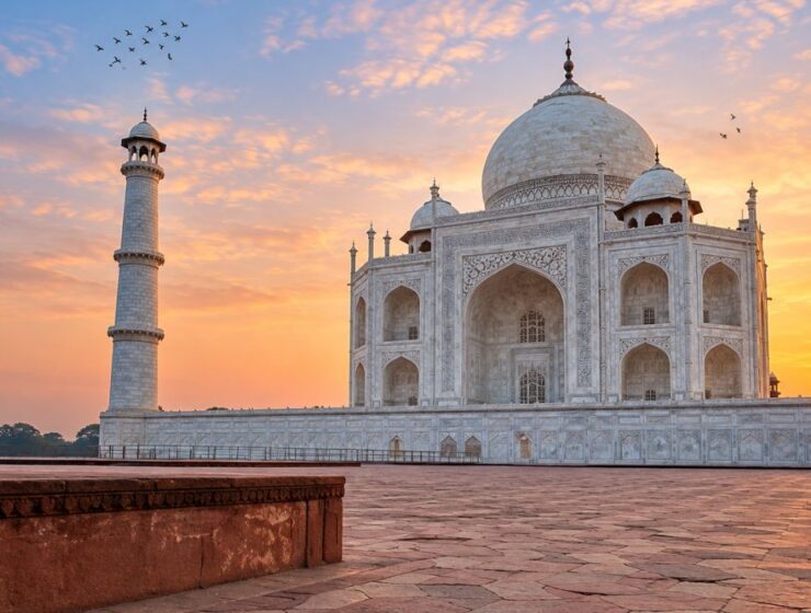 How to Reach the Taj Mahal from Delhi & Agra: Routes, Transport & Sightseeing Guide